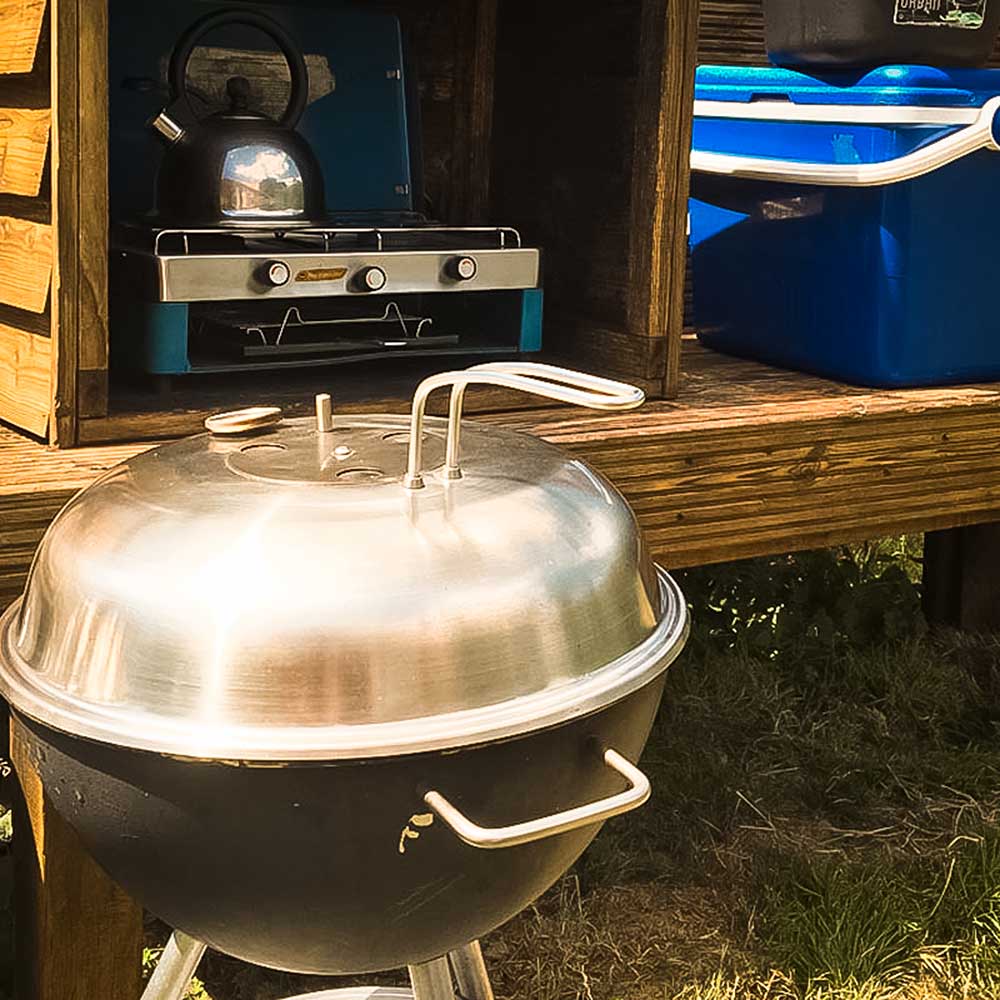 BBQ and cooking equipment for luxury glamping near Hastings
